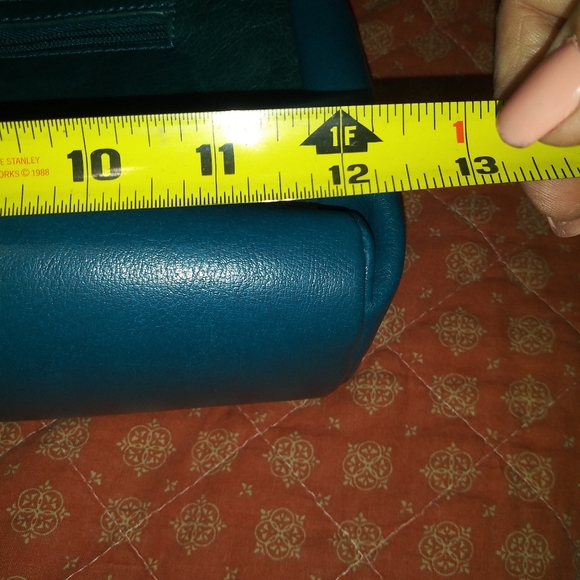 Teal leather handbag...like new. - Picture 6 of 7